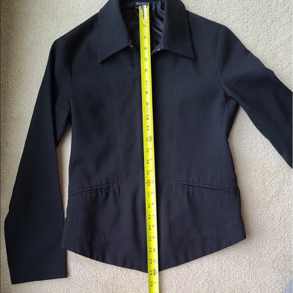 Beutiful Jacket - Picture 9 of 9